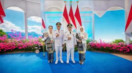 Foto Keluarga Bupati Dan Wakil Bupati Bolmut Bersama Istri Usai Pelantikan
