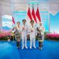 Foto Keluarga Bupati Dan Wakil Bupati Bolmut Bersama Istri Usai Pelantikan